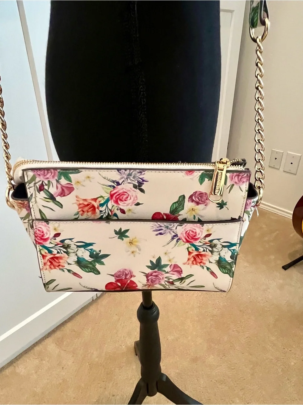 **SOLD** on another platform. 
NWOT Steve Madden White Floral Crossbody - Picture 8 of 16